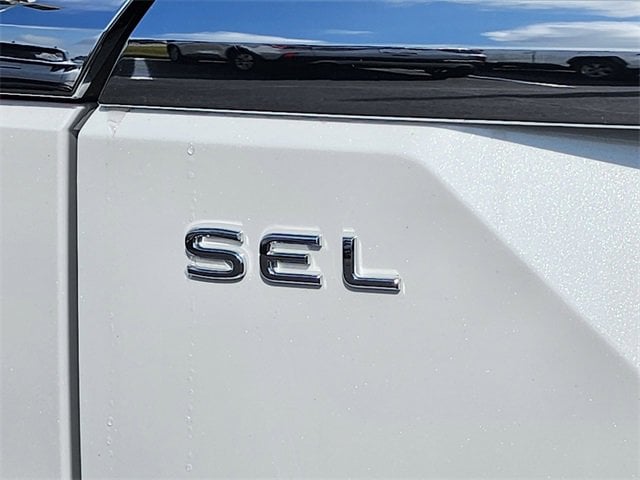 Vehicle image 37 of 39