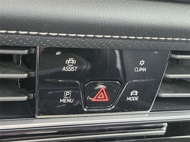 Vehicle image 19 of 39