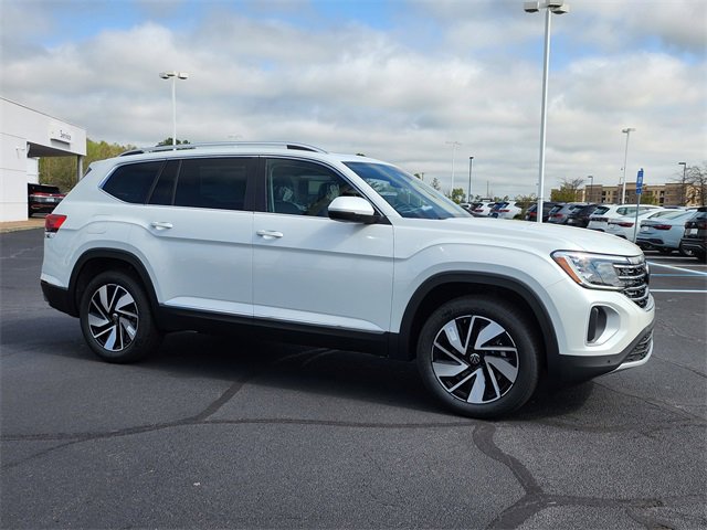 Vehicle image 3 of 39