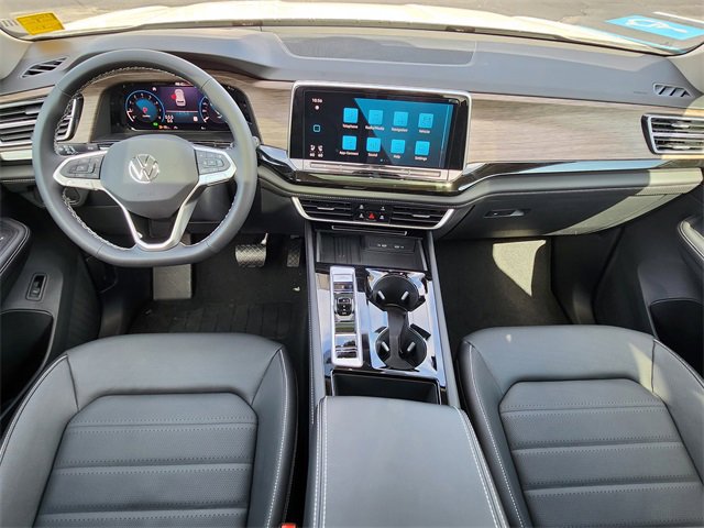 Vehicle image 11 of 39
