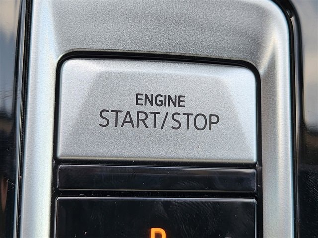 Vehicle image 20 of 39
