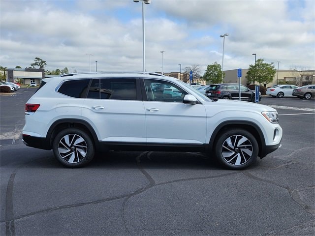 Vehicle image 4 of 39