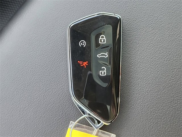 Vehicle image 22 of 39