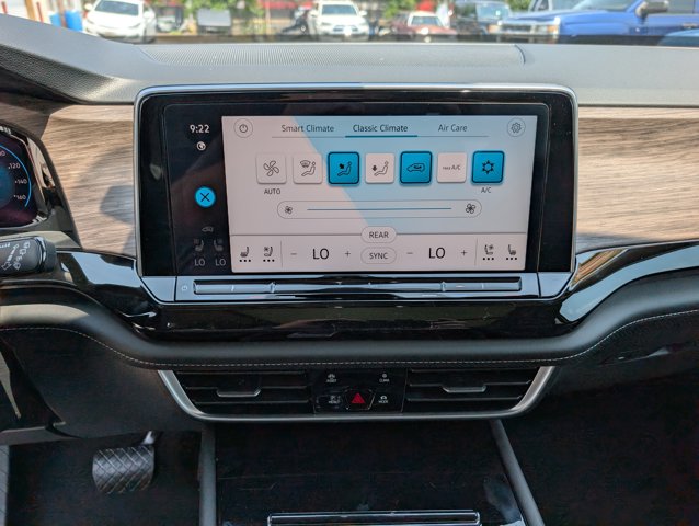 2025 Volkswagen Atlas 2.0T SEL Image 16 of 31