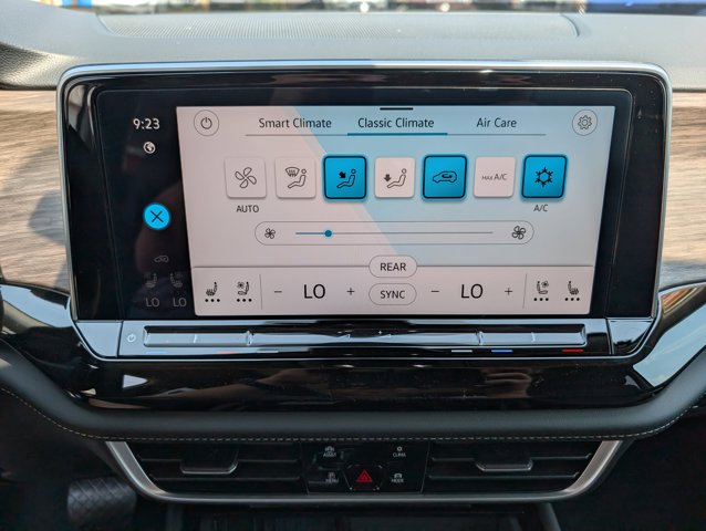 2025 Volkswagen Atlas 2.0T SEL Image 27 of 31