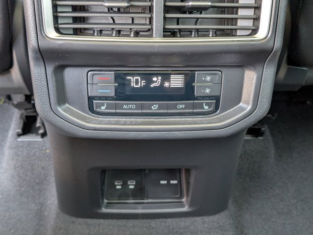 2025 Volkswagen Atlas 2.0T SEL Image 14 of 31