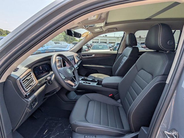 2025 Volkswagen Atlas 2.0T SEL Image 13 of 31