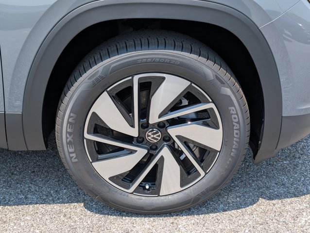 2025 Volkswagen Atlas 2.0T SEL Image 6 of 31