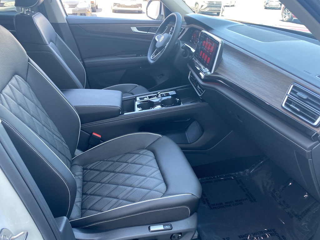 Vehicle image 15 of 35