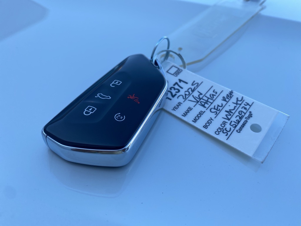 Vehicle image 27 of 35