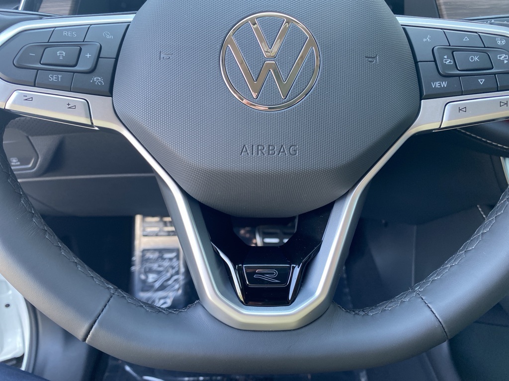 Vehicle image 18 of 35