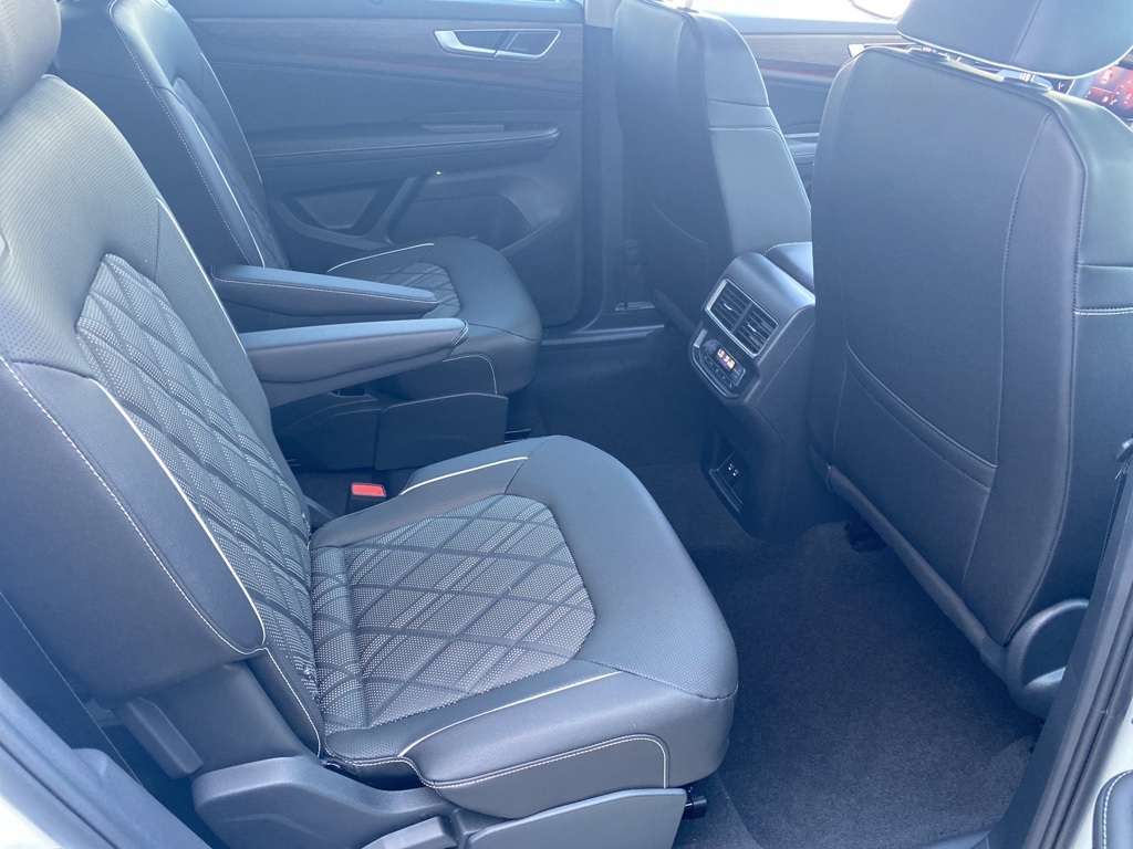 Vehicle image 12 of 35