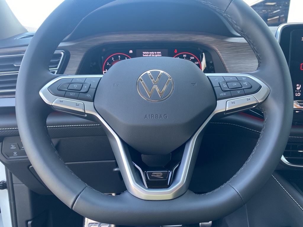 Vehicle image 17 of 35