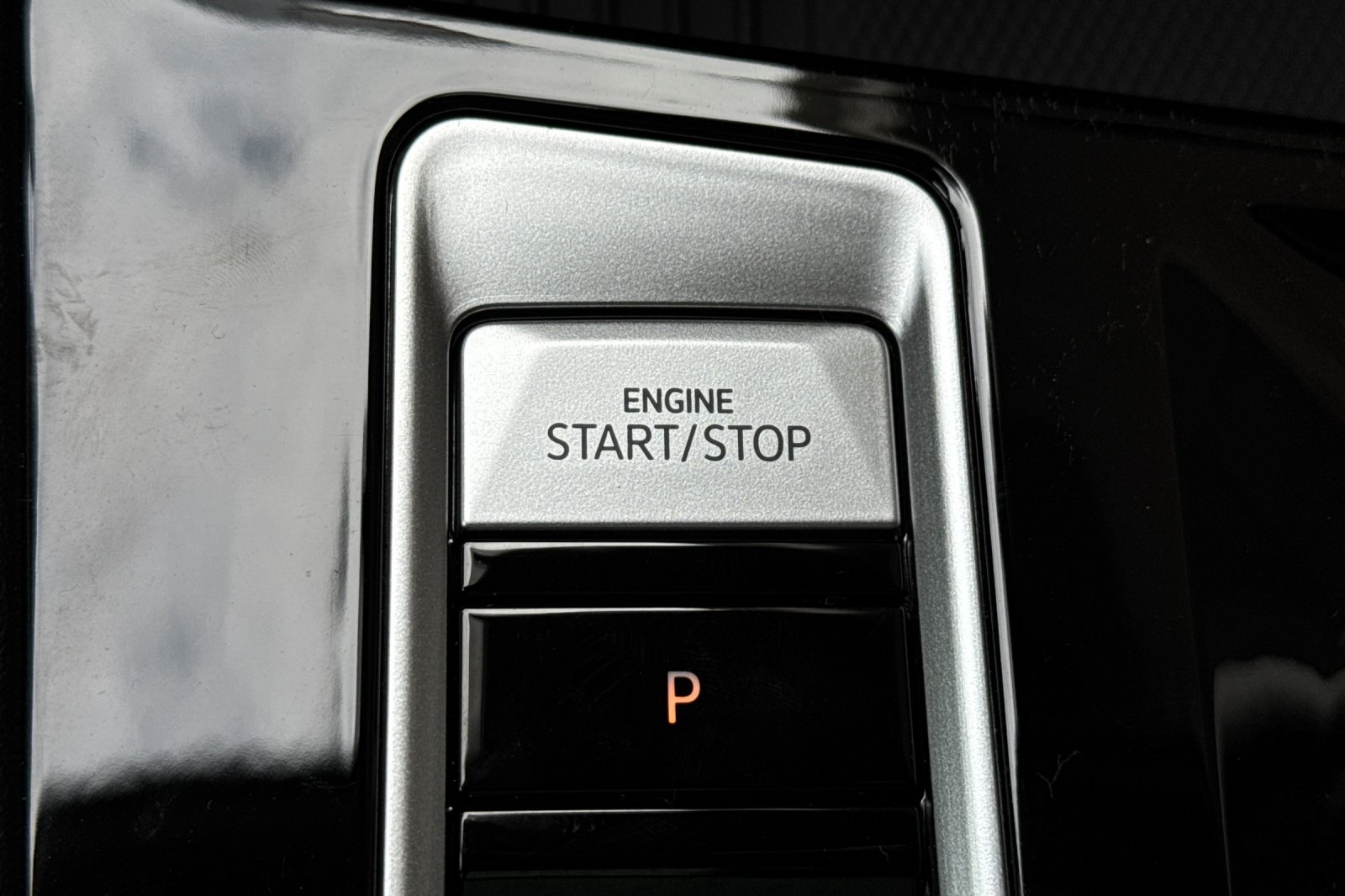 Vehicle image 22 of 25