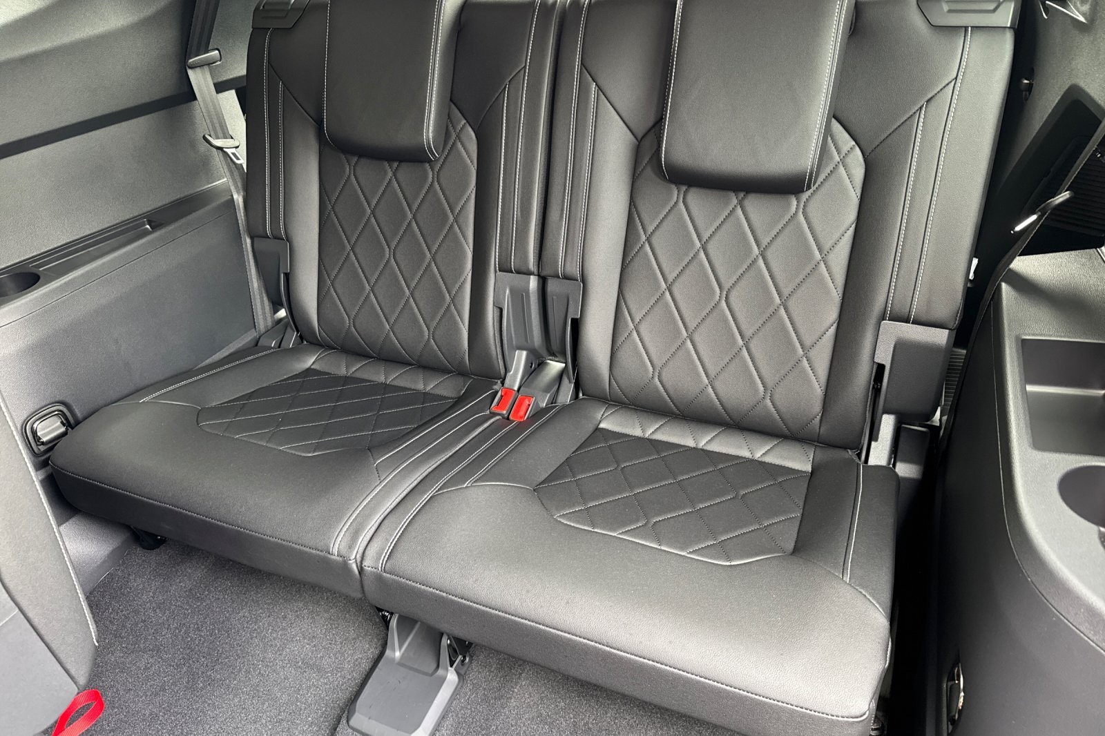 Vehicle image 13 of 25