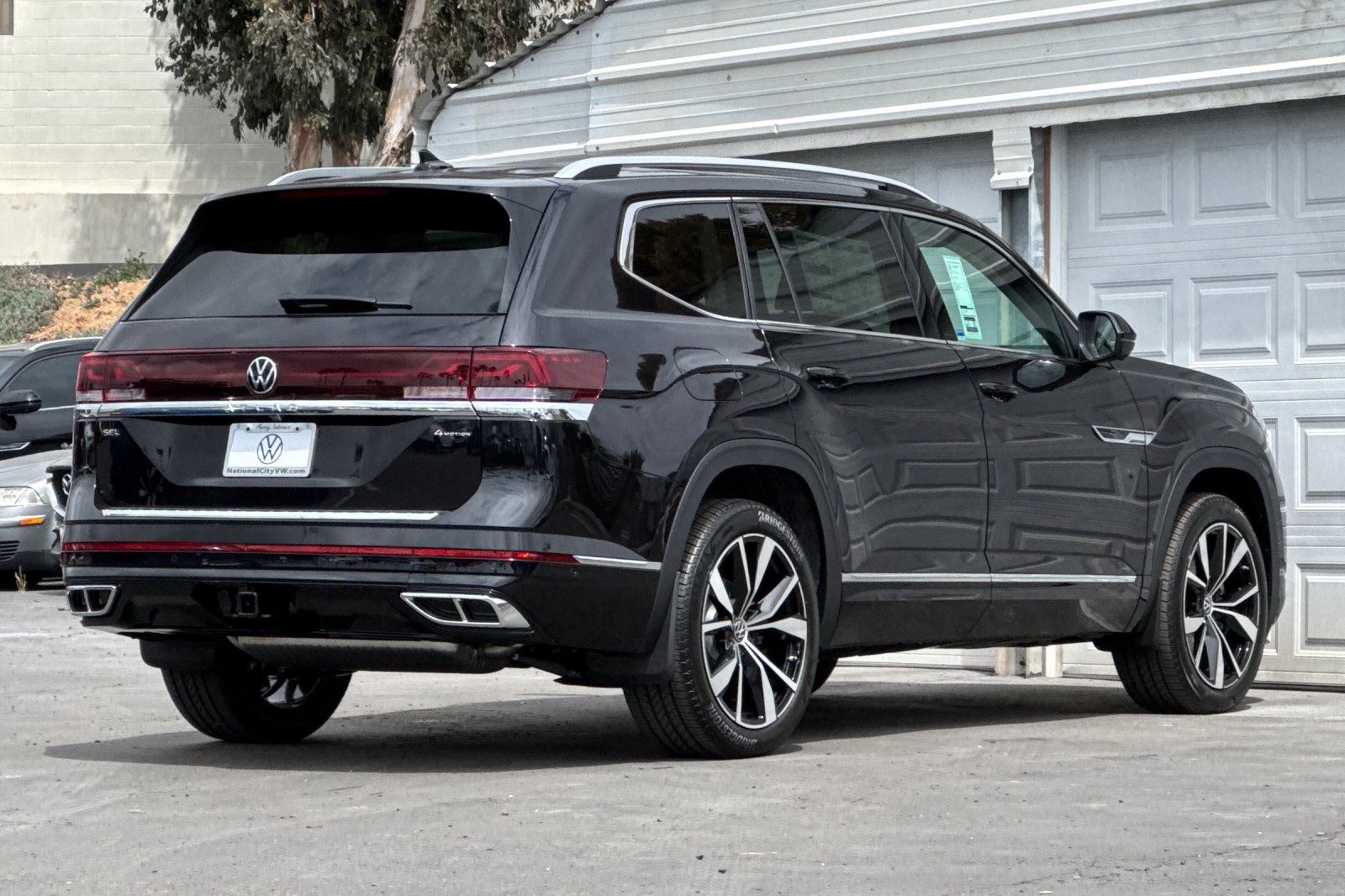 Vehicle image 5 of 25