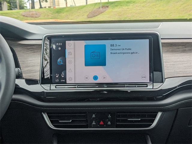 Vehicle image 19 of 30
