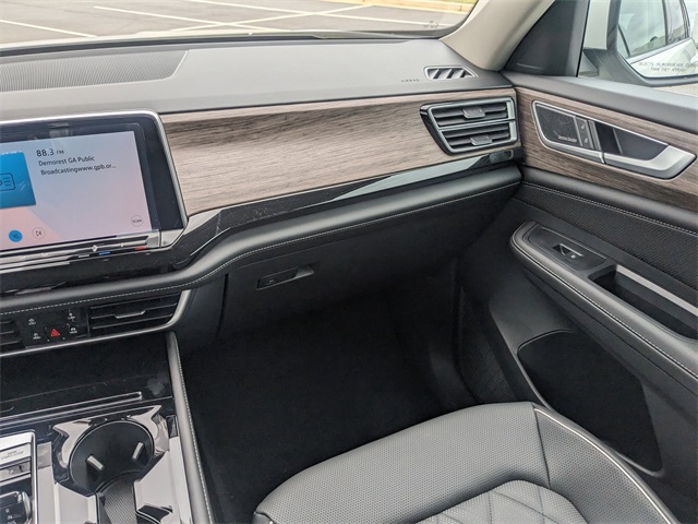 Vehicle image 18 of 30