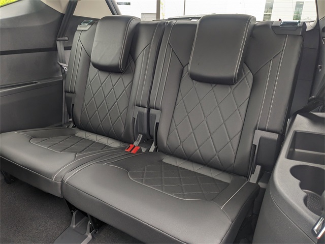 Vehicle image 14 of 30