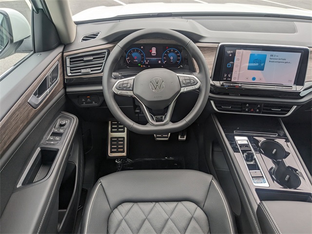 Vehicle image 17 of 30