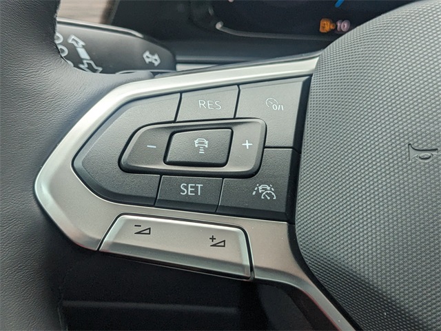Vehicle image 26 of 30