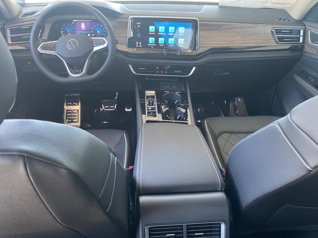 Vehicle image 14 of 36