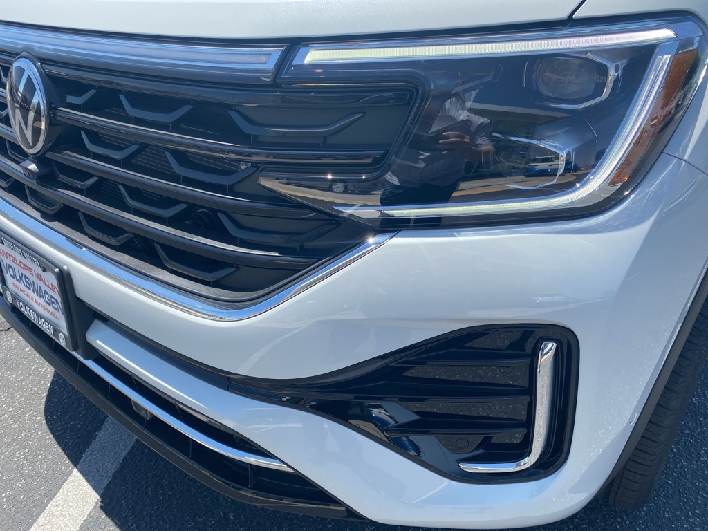 Vehicle image 10 of 36