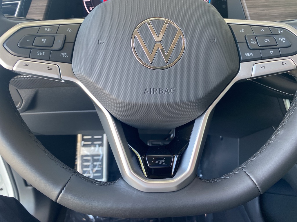 Vehicle image 19 of 36