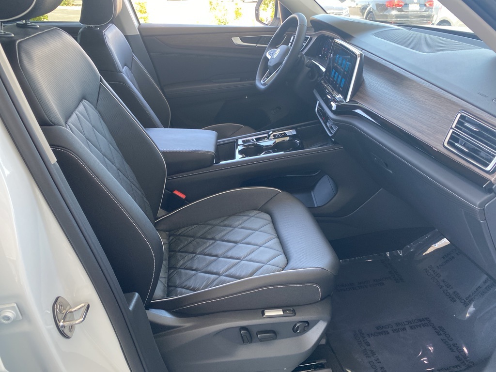 Vehicle image 23 of 36