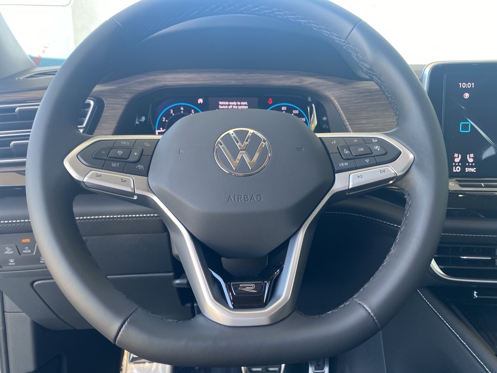 Vehicle image 18 of 36