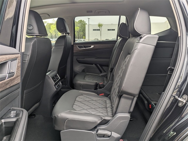 Vehicle image 14 of 30