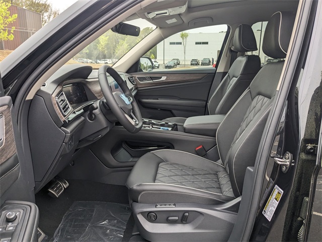 Vehicle image 21 of 30