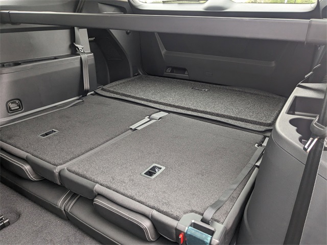 Vehicle image 13 of 30