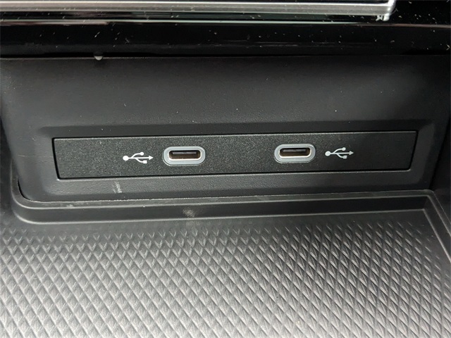 Vehicle image 24 of 30