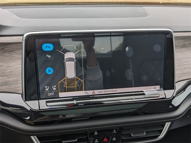 Vehicle image 22 of 30