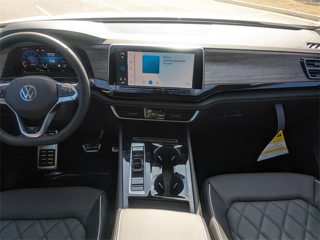Vehicle image 25 of 65