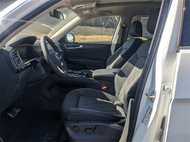 Vehicle image 31 of 65
