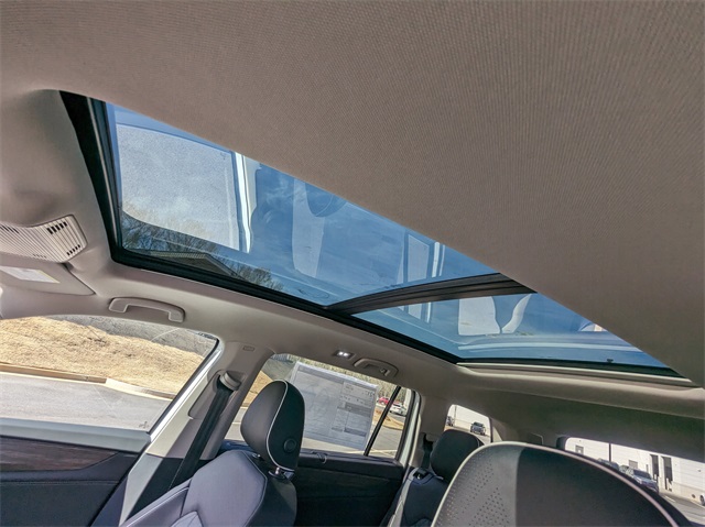 Vehicle image 54 of 65