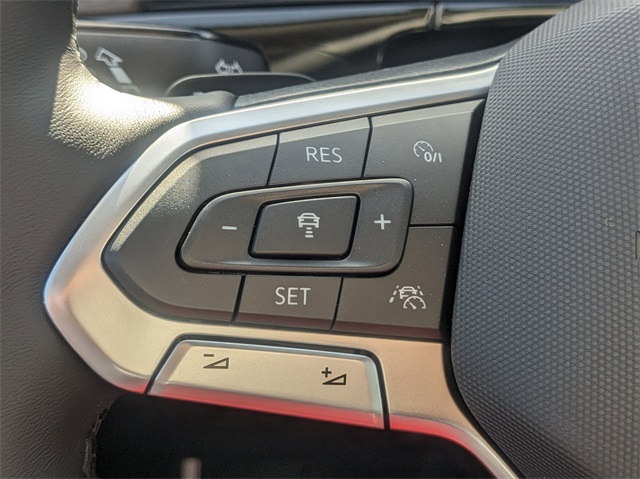 Vehicle image 61 of 65