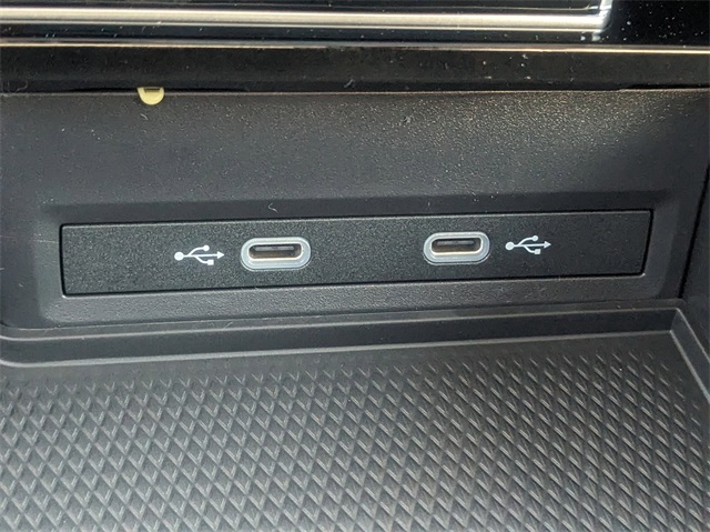 Vehicle image 35 of 65