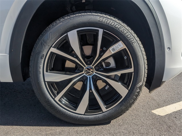 Vehicle image 43 of 65