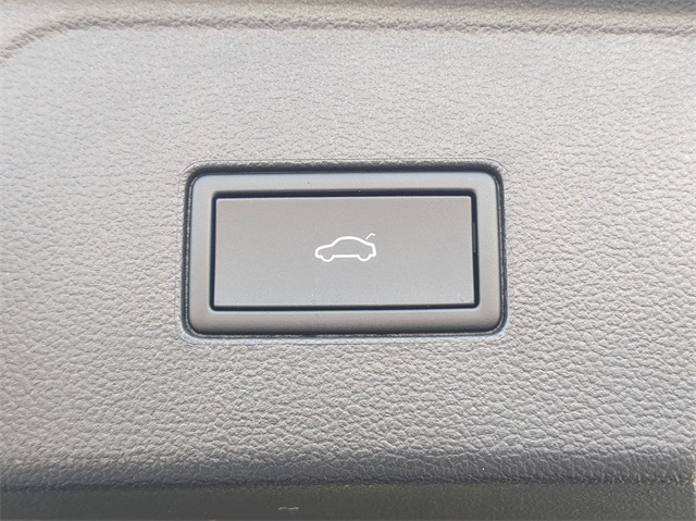 Vehicle image 46 of 65