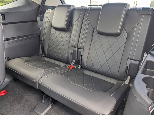 Vehicle image 14 of 29