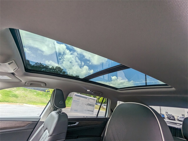 Vehicle image 21 of 29