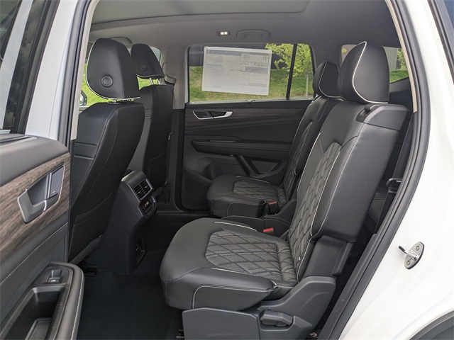 Vehicle image 15 of 29