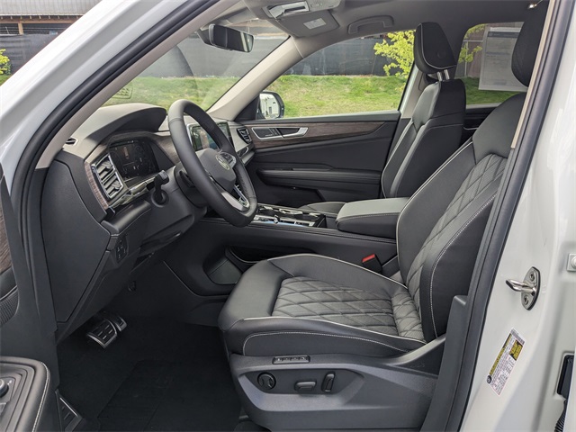 Vehicle image 22 of 29