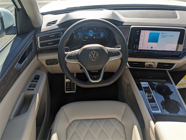Vehicle image 16 of 31