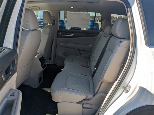 Vehicle image 14 of 31