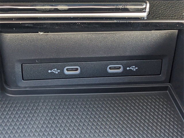 Vehicle image 25 of 31