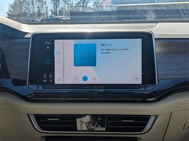 Vehicle image 18 of 31